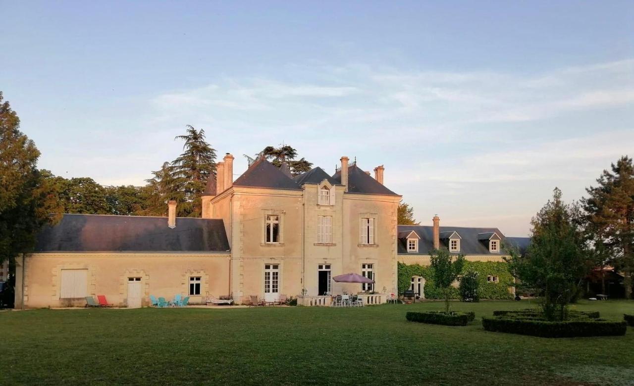 Le Chateau De Leugny Oiron Esterno foto